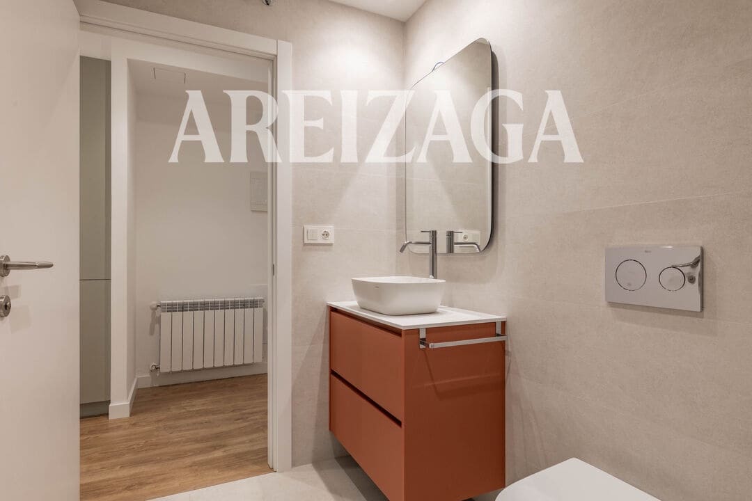 Piso de 1 habitación en Donostia-San Sebastián en venta - 550.000 € (Ref: 9914945)