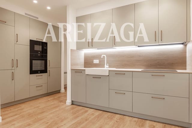 Piso de 1 habitación en Donostia-San Sebastián en venta - 550.000 € (Ref: 9914945)