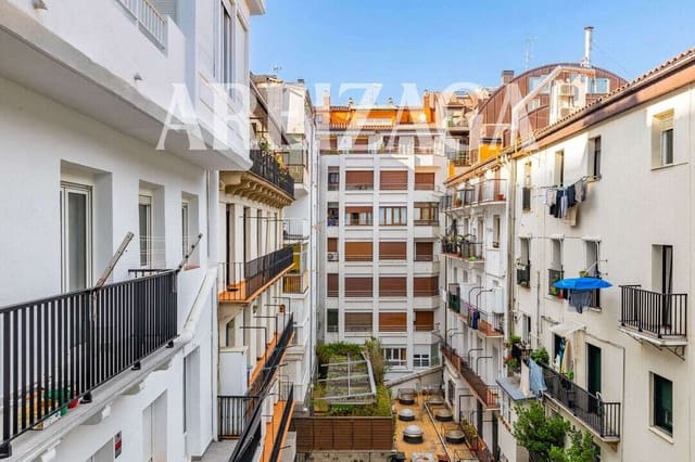 Piso de 1 habitación en Donostia-San Sebastián en venta - 550.000 € (Ref: 9914945)