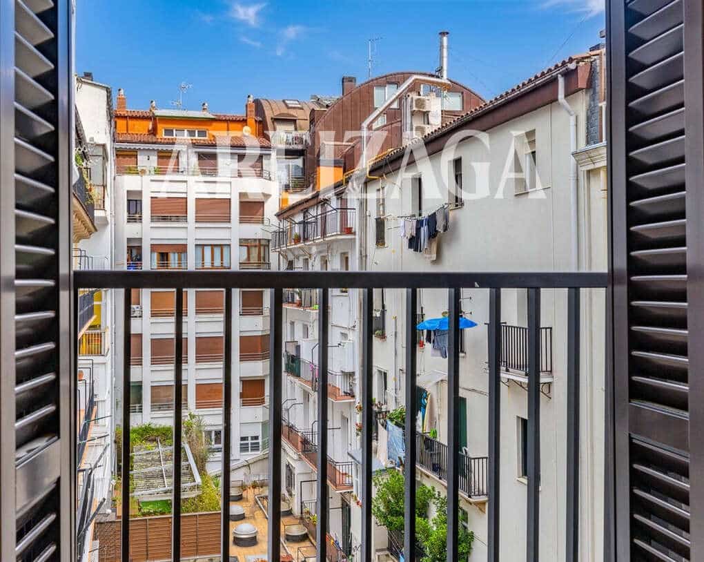 Piso de 1 habitación en Donostia-San Sebastián en venta - 550.000 € (Ref: 9914945)