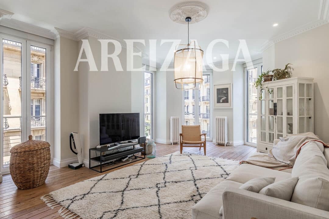 3 bedroom Flat for sale in Donostia-San Sebastian - € 940,000 (Ref: 9922999)