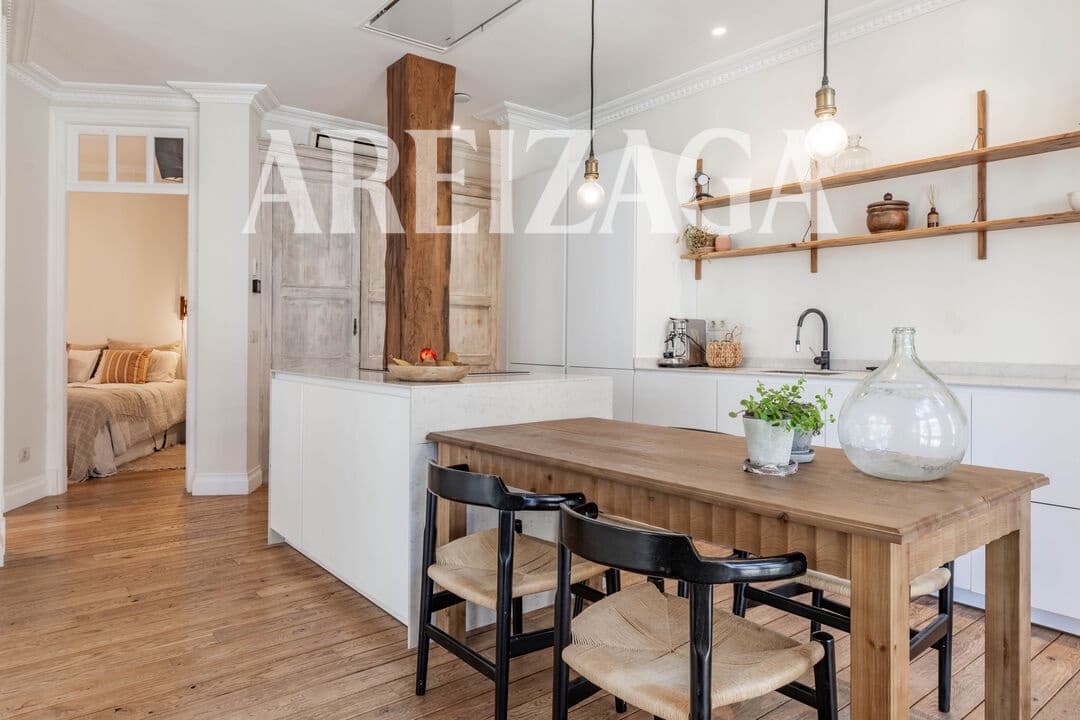 3 bedroom Flat for sale in Donostia-San Sebastian - € 940,000 (Ref: 9922999)