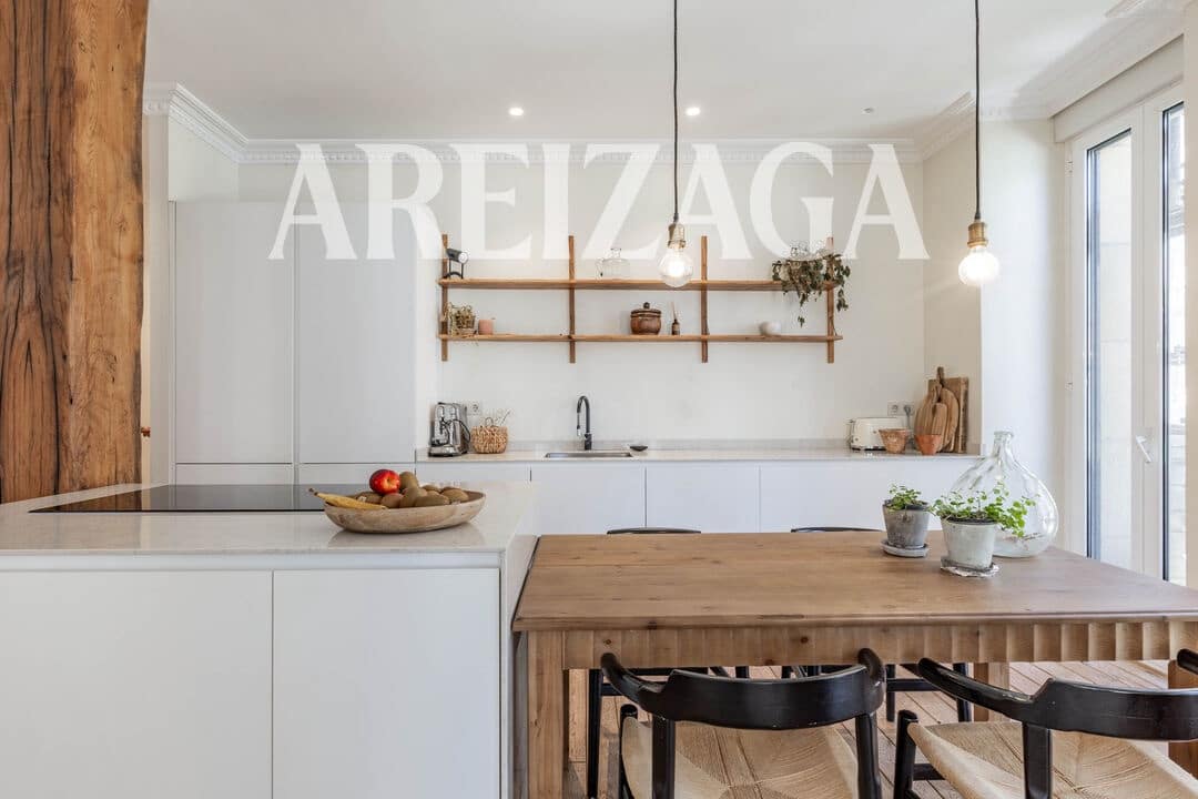 3 bedroom Flat for sale in Donostia-San Sebastian - € 940,000 (Ref: 9922999)