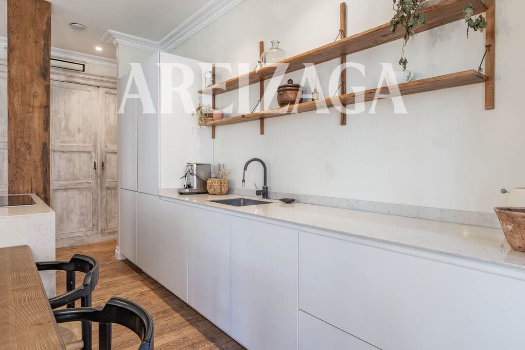 3 bedroom Flat for sale in Donostia-San Sebastian - € 940,000 (Ref: 9922999)