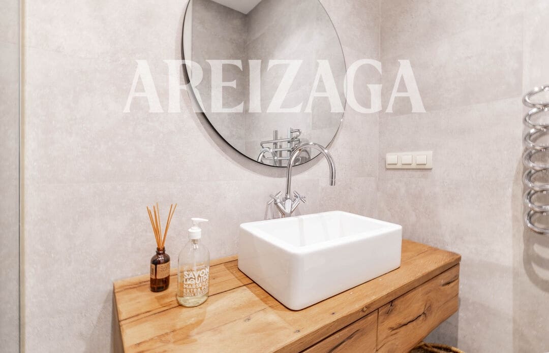 3 bedroom Flat for sale in Donostia-San Sebastian - € 940,000 (Ref: 9922999)
