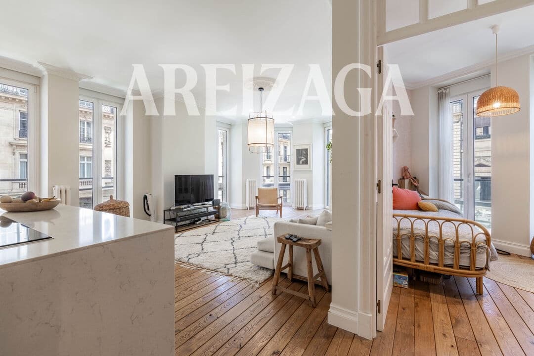 3 bedroom Flat for sale in Donostia-San Sebastian - € 940,000 (Ref: 9922999)