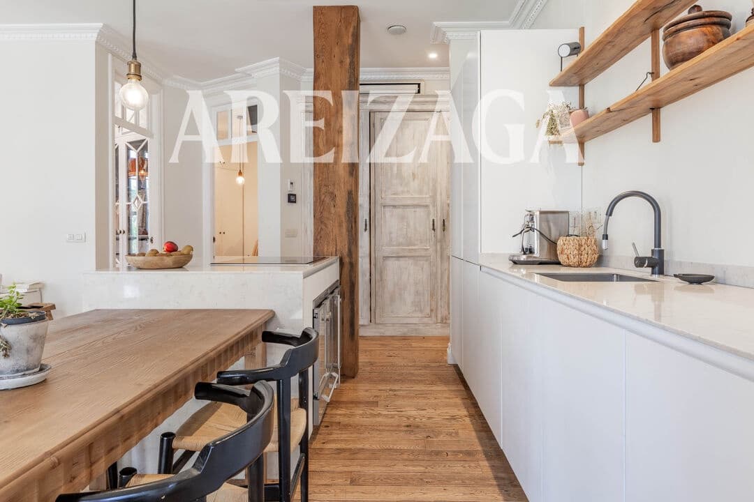 3 bedroom Flat for sale in Donostia-San Sebastian - € 940,000 (Ref: 9922999)
