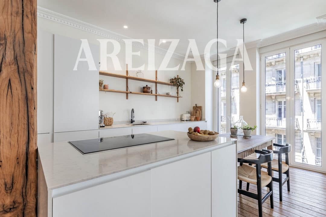 3 bedroom Flat for sale in Donostia-San Sebastian - € 940,000 (Ref: 9922999)