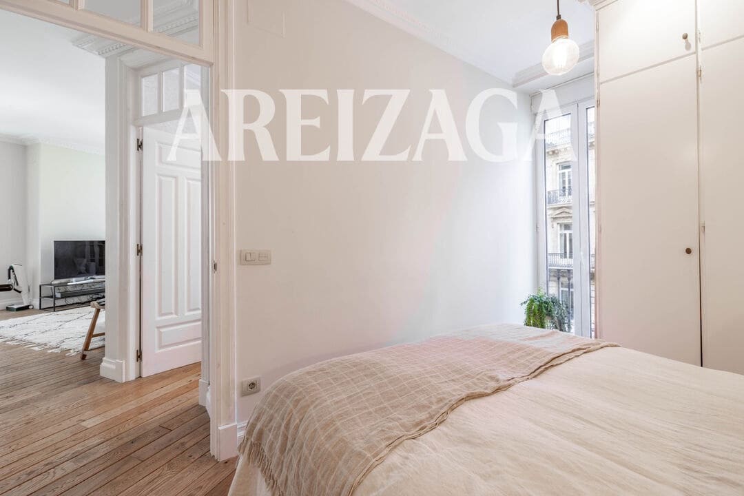 3 bedroom Flat for sale in Donostia-San Sebastian - € 940,000 (Ref: 9922999)