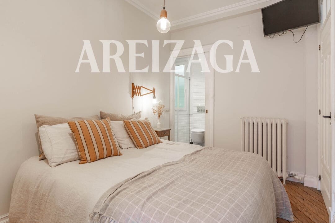 3 bedroom Flat for sale in Donostia-San Sebastian - € 940,000 (Ref: 9922999)