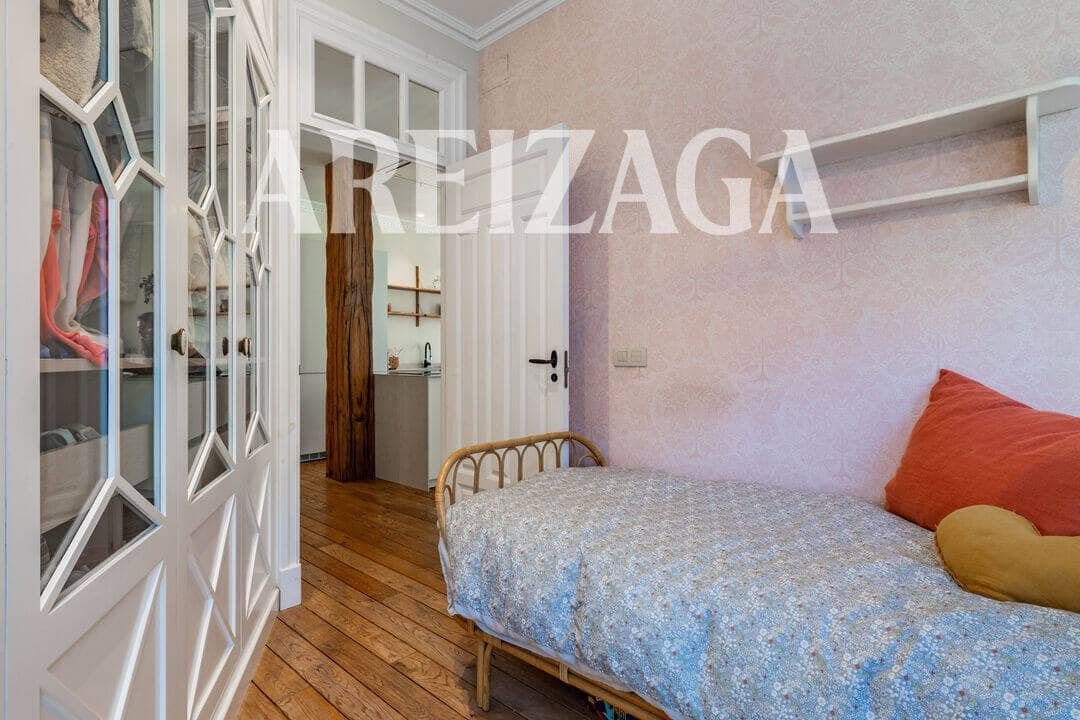 3 bedroom Flat for sale in Donostia-San Sebastian - € 940,000 (Ref: 9922999)