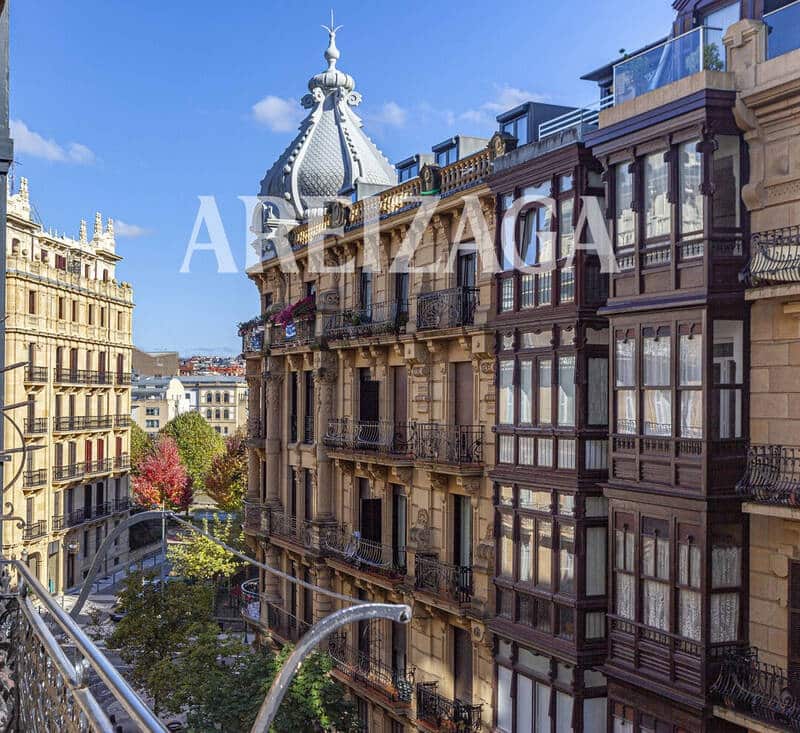 3 bedroom Flat for sale in Donostia-San Sebastian - € 940,000 (Ref: 9922999)