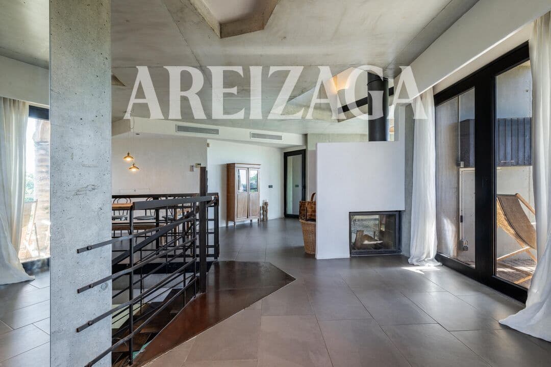 4 bedroom Townhouse for sale in Donostia-San Sebastian with pool - € 1,750,000 (Ref: 9923000)