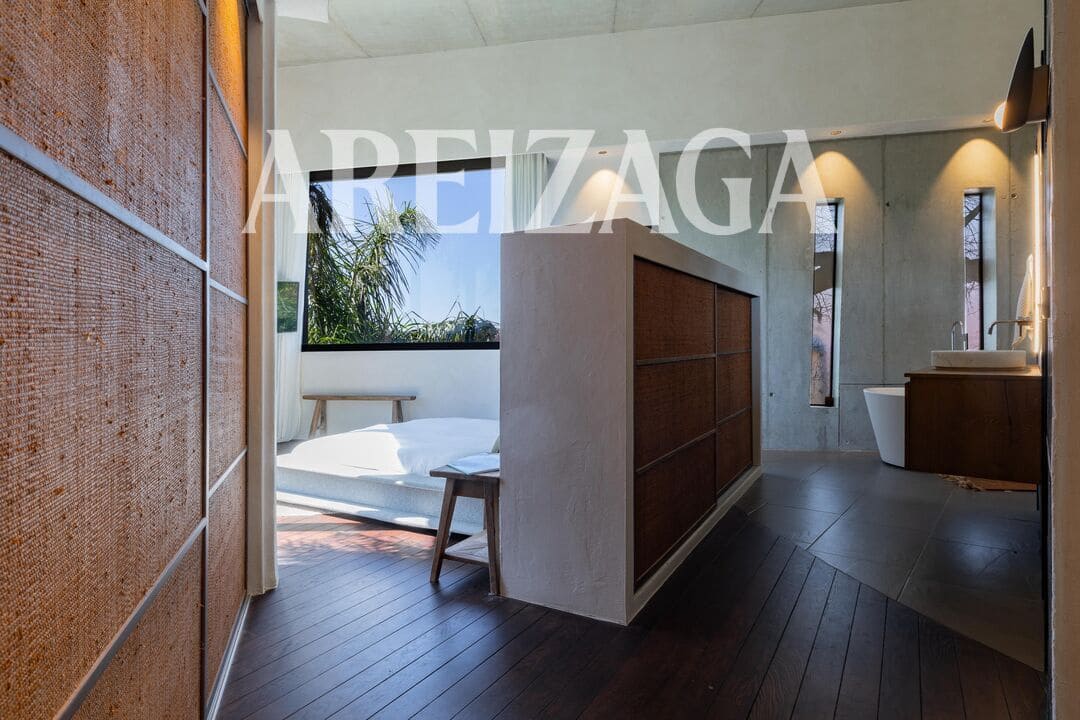4 bedroom Townhouse for sale in Donostia-San Sebastian with pool - € 1,750,000 (Ref: 9923000)