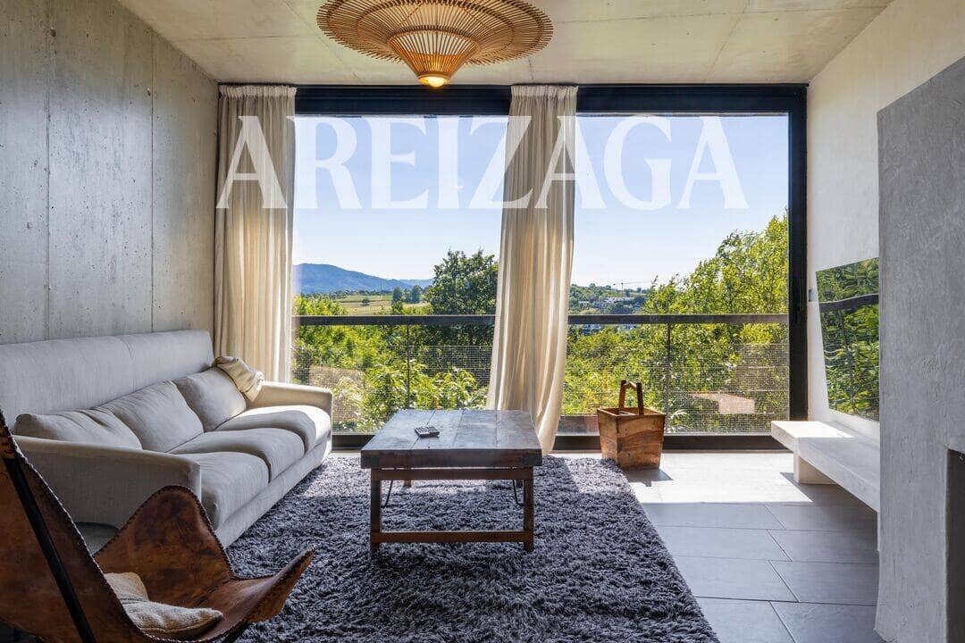 4 bedroom Townhouse for sale in Donostia-San Sebastian with pool - € 1,750,000 (Ref: 9923000)