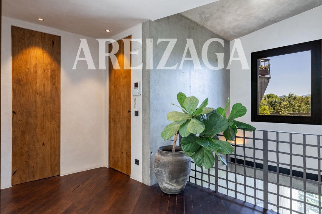 4 bedroom Townhouse for sale in Donostia-San Sebastian with pool - € 1,750,000 (Ref: 9923000)