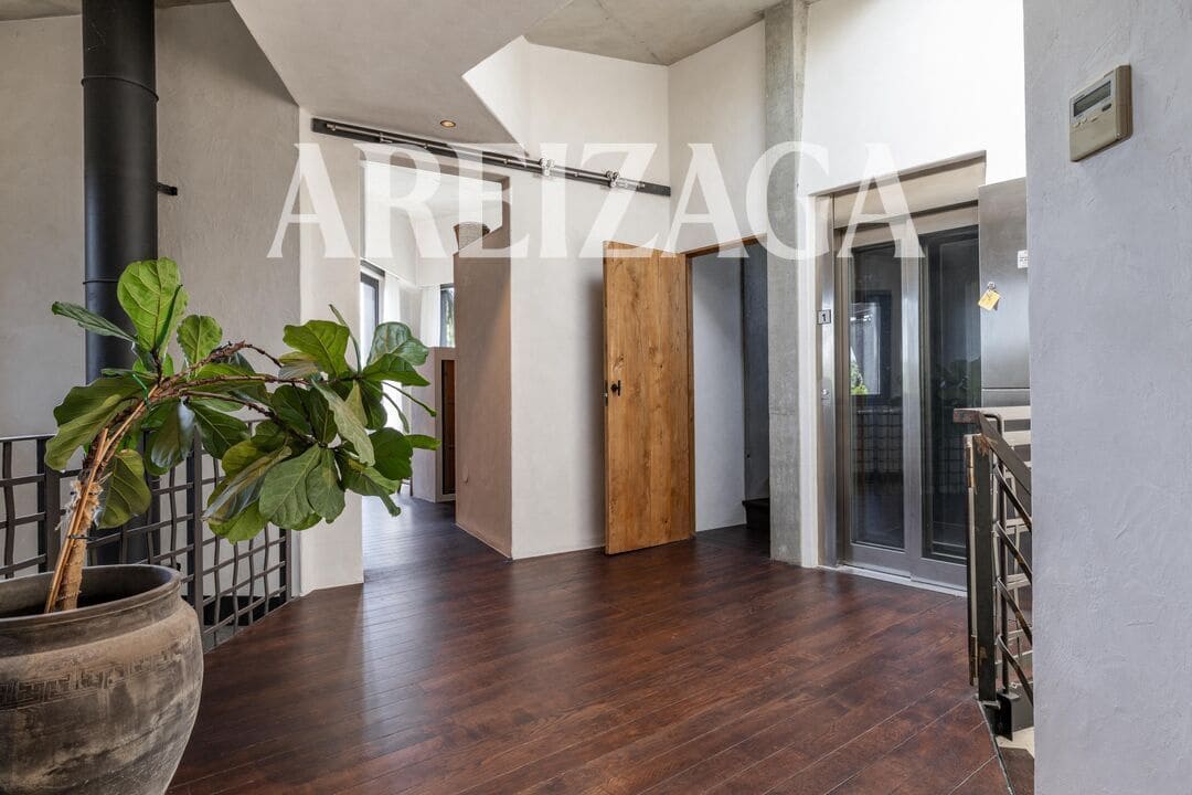 4 bedroom Townhouse for sale in Donostia-San Sebastian with pool - € 1,750,000 (Ref: 9923000)