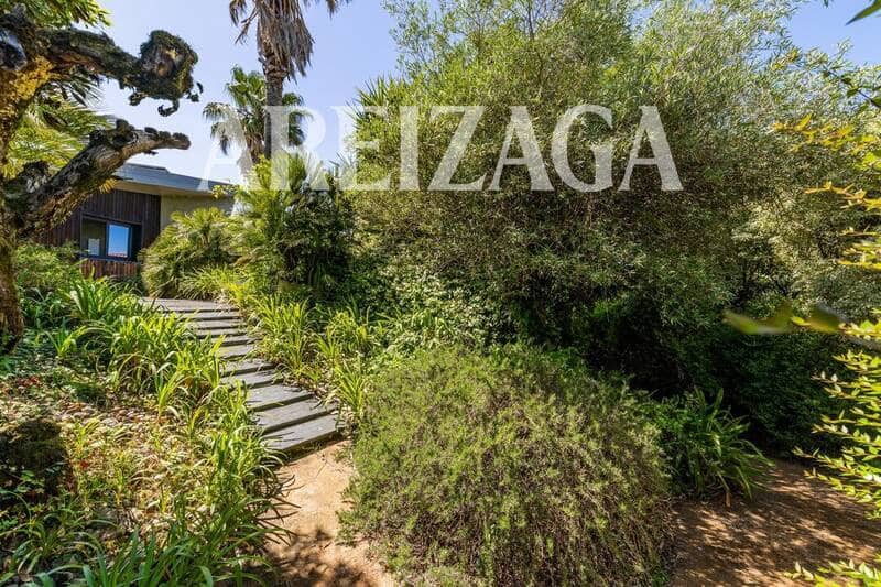 4 bedroom Townhouse for sale in Donostia-San Sebastian with pool - € 1,750,000 (Ref: 9923000)