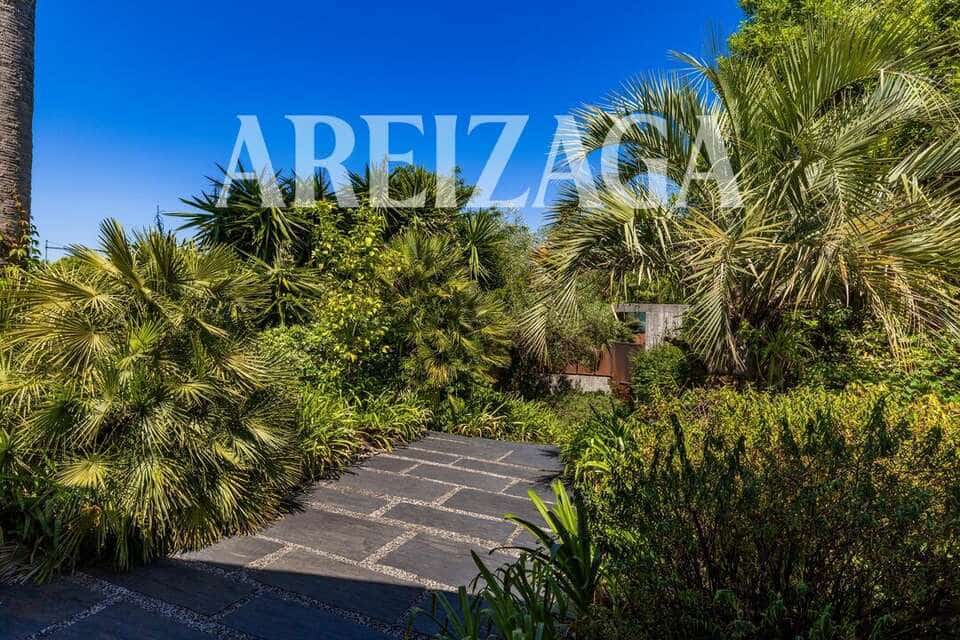 4 bedroom Townhouse for sale in Donostia-San Sebastian with pool - € 1,750,000 (Ref: 9923000)