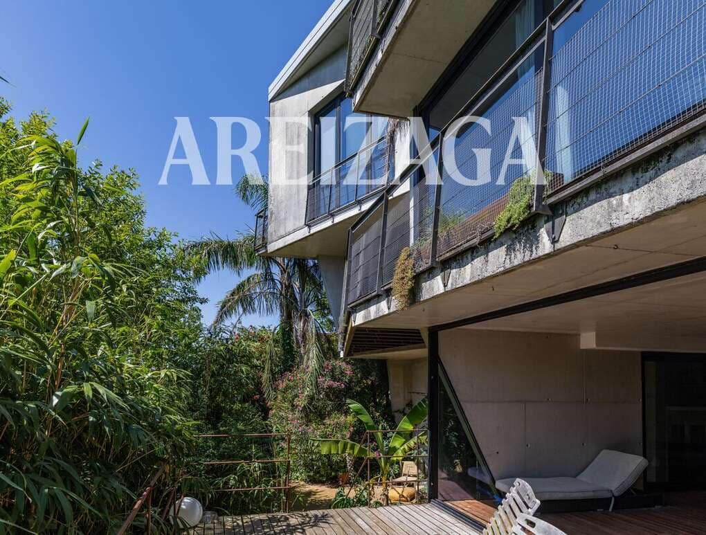 4 bedroom Townhouse for sale in Donostia-San Sebastian with pool - € 1,750,000 (Ref: 9923000)