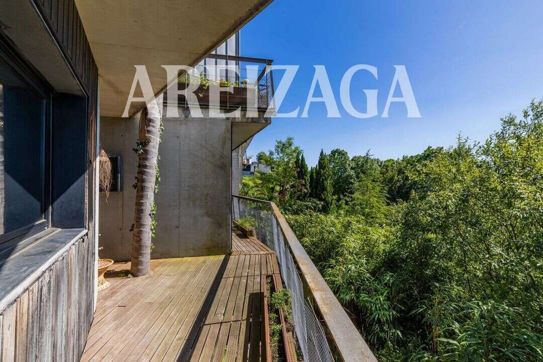 4 bedroom Townhouse for sale in Donostia-San Sebastian with pool - € 1,750,000 (Ref: 9923000)