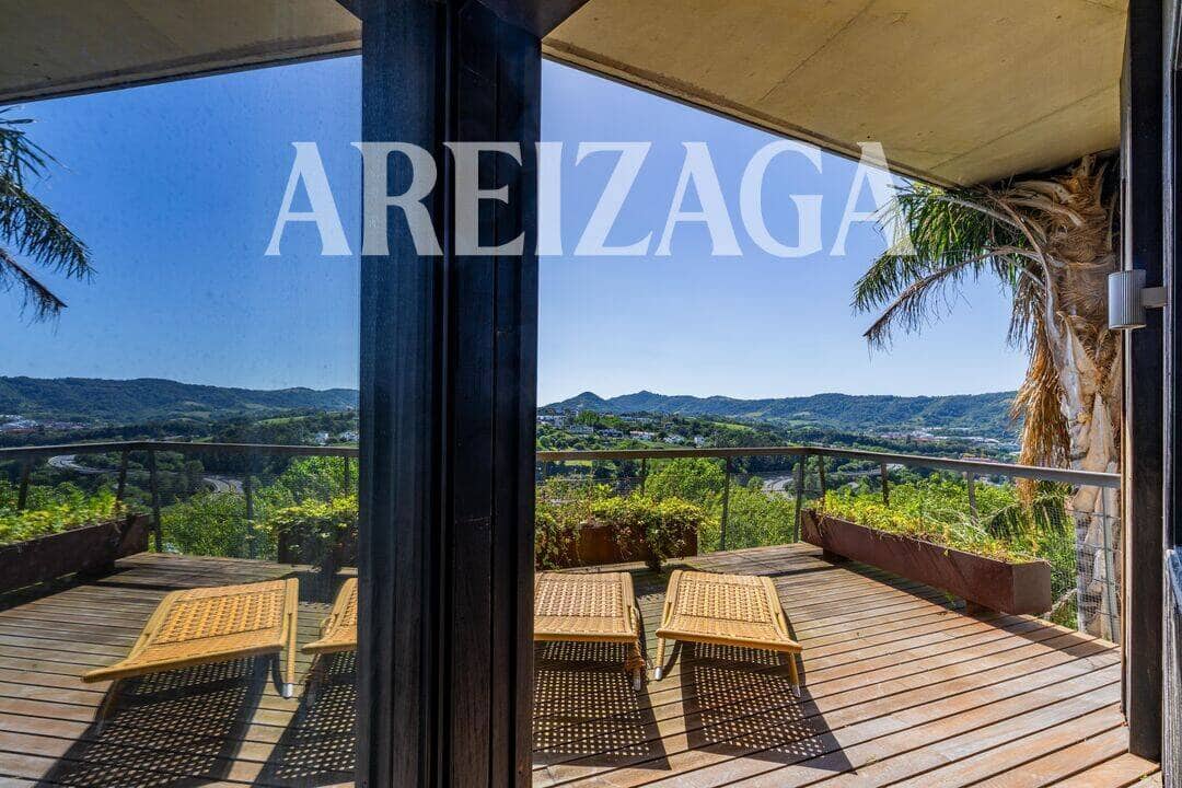4 bedroom Townhouse for sale in Donostia-San Sebastian with pool - € 1,750,000 (Ref: 9923000)