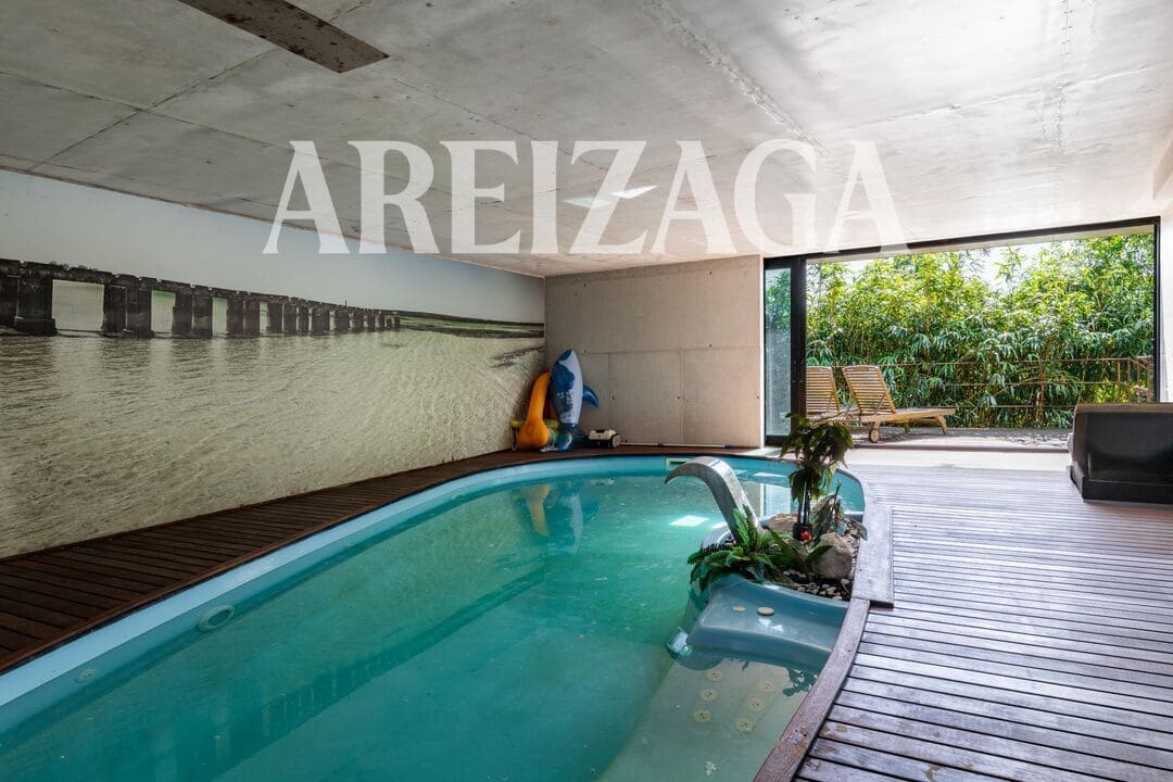 4 bedroom Townhouse for sale in Donostia-San Sebastian with pool - € 1,750,000 (Ref: 9923000)