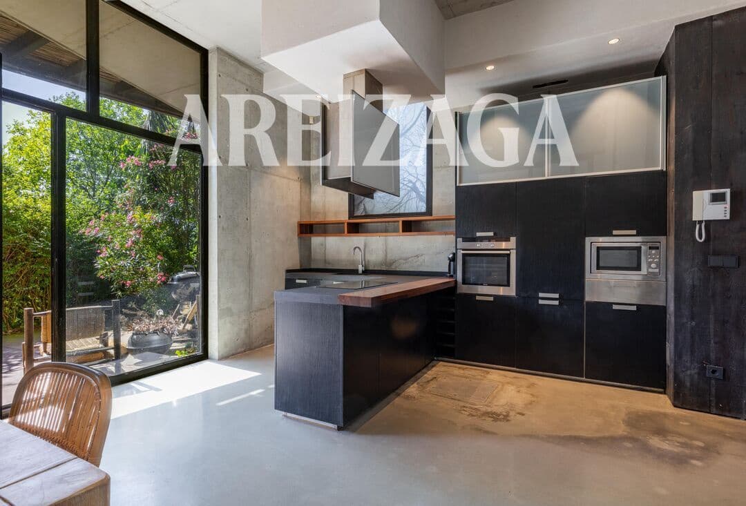 4 bedroom Townhouse for sale in Donostia-San Sebastian with pool - € 1,750,000 (Ref: 9923000)