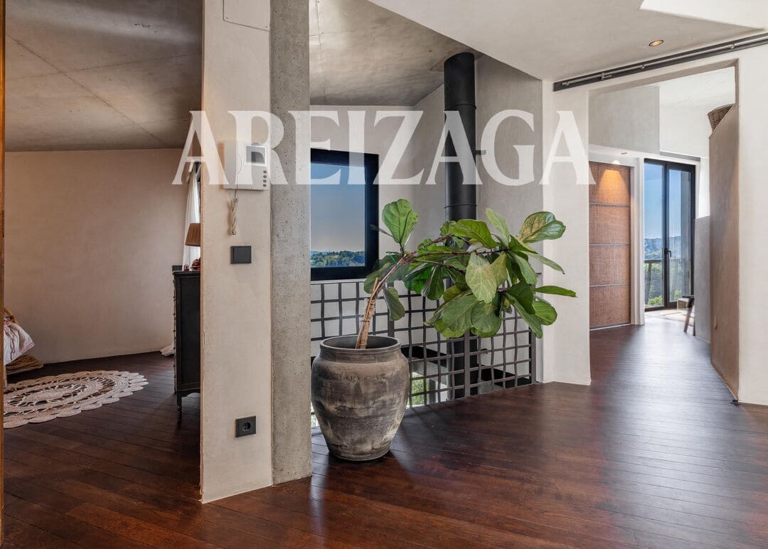 4 bedroom Townhouse for sale in Donostia-San Sebastian with pool - € 1,750,000 (Ref: 9923000)