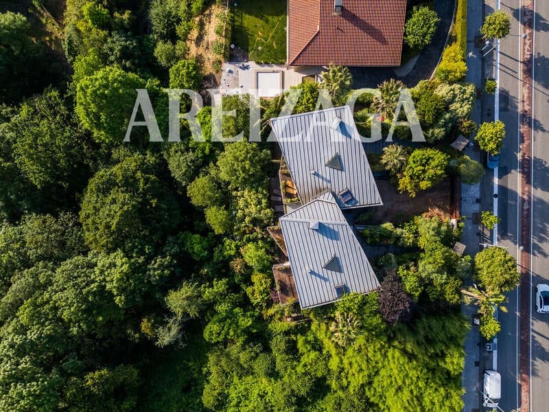 4 bedroom Townhouse for sale in Donostia-San Sebastian with pool - € 1,750,000 (Ref: 9923000)