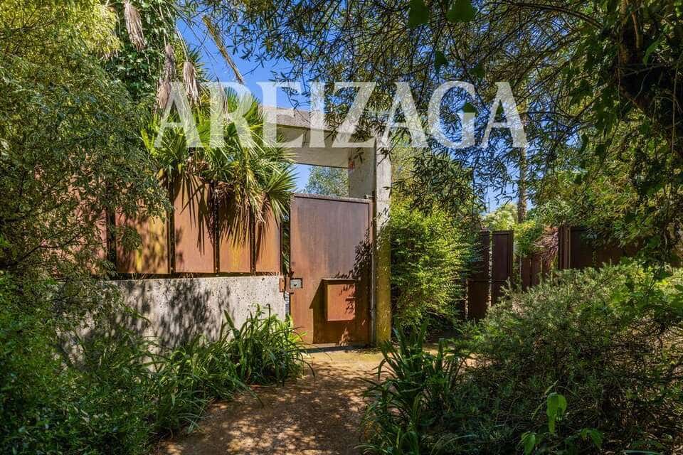 4 bedroom Townhouse for sale in Donostia-San Sebastian with pool - € 1,750,000 (Ref: 9923000)