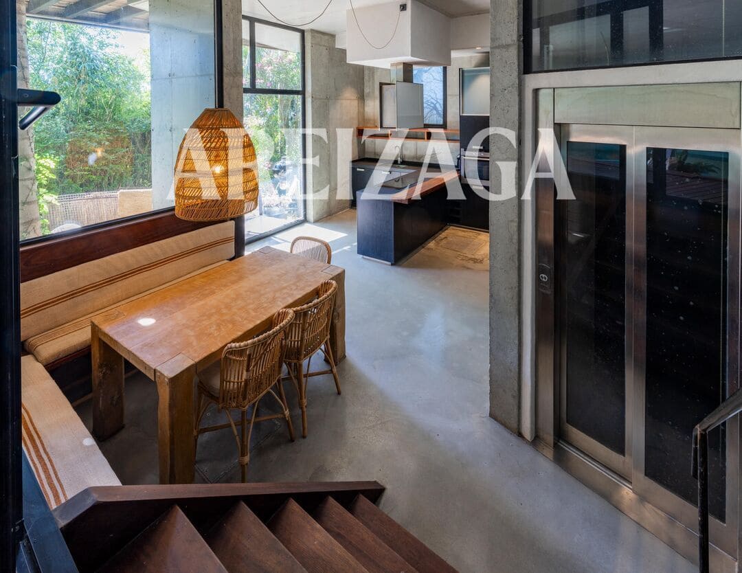 4 bedroom Townhouse for sale in Donostia-San Sebastian with pool - € 1,750,000 (Ref: 9923000)