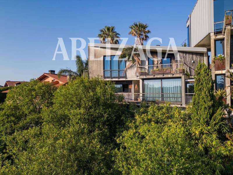 4 bedroom Townhouse for sale in Donostia-San Sebastian with pool - € 1,750,000 (Ref: 9923000)