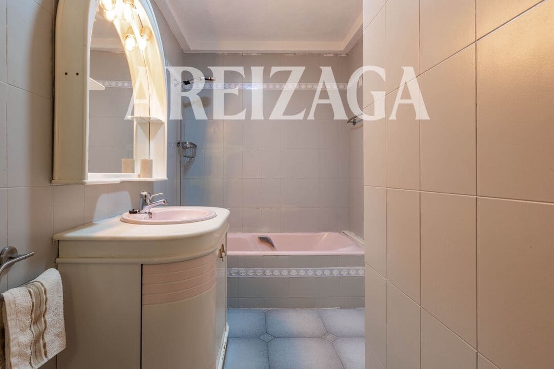 1 bedroom Flat for sale in Donostia-San Sebastian with pool - € 870,000 (Ref: 9926554)