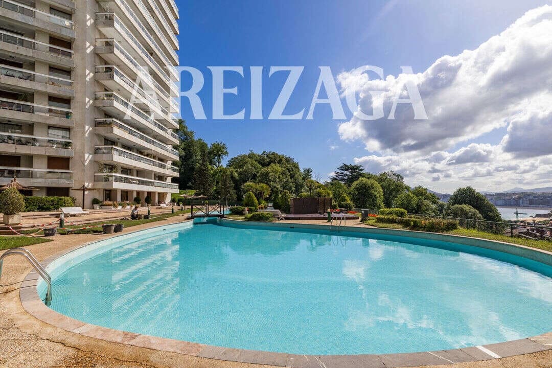 1 bedroom Flat for sale in Donostia-San Sebastian with pool - € 870,000 (Ref: 9926554)