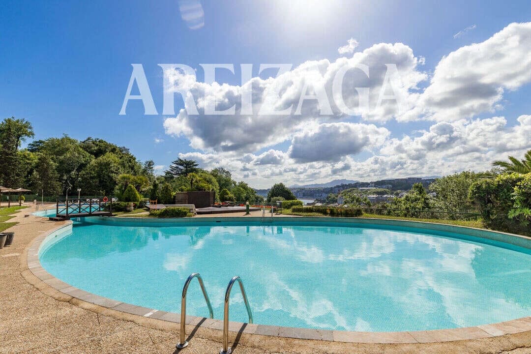 1 bedroom Flat for sale in Donostia-San Sebastian with pool - € 870,000 (Ref: 9926554)