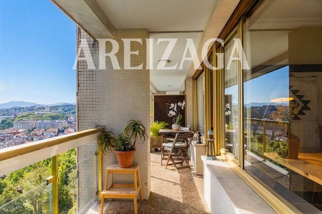 1 bedroom Flat for sale in Donostia-San Sebastian with pool - € 870,000 (Ref: 9926554)