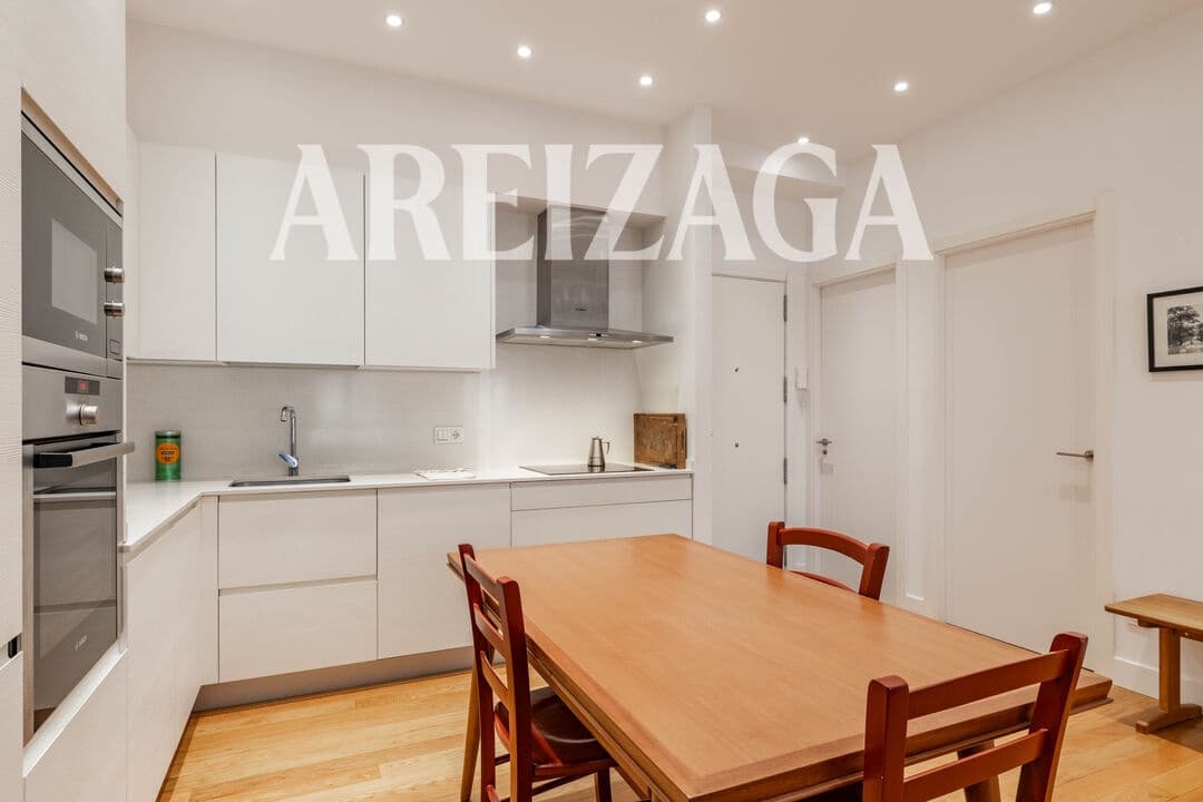 2 soverom Leilighet til salgs i Donostia-San Sebastian - € 650 000 (Ref: 9932361)