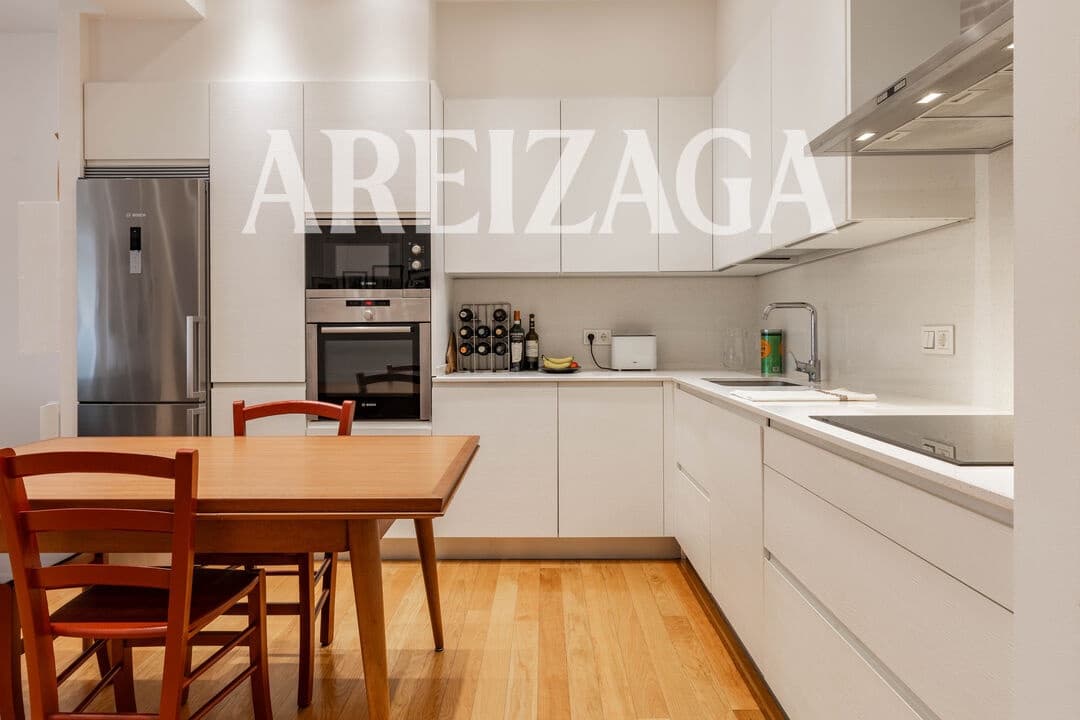 2 soverom Leilighet til salgs i Donostia-San Sebastian - € 650 000 (Ref: 9932361)