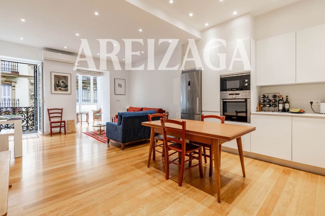 2 soverom Leilighet til salgs i Donostia-San Sebastian - € 650 000 (Ref: 9932361)