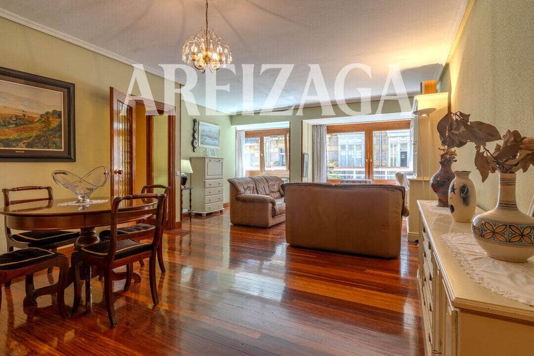 4 soverom Leilighet til salgs i Donostia-San Sebastian - € 1 195 000 (Ref: 9944850)