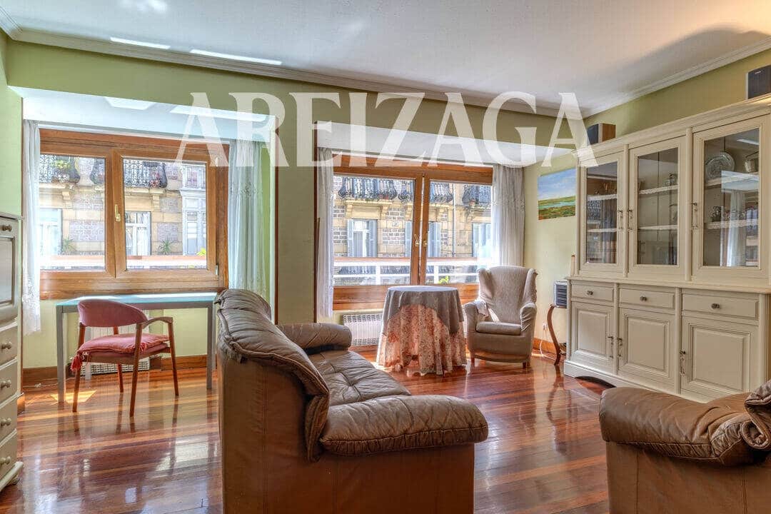 4 soverom Leilighet til salgs i Donostia-San Sebastian - € 1 195 000 (Ref: 9944850)