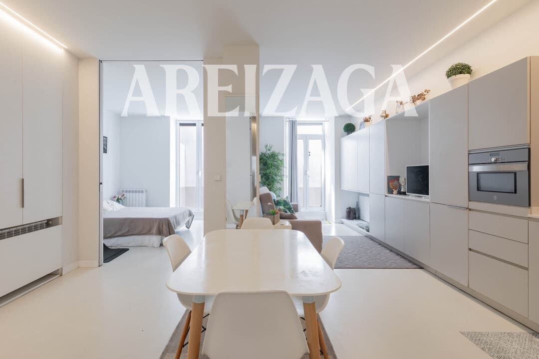 Piso de 1 habitación en Donostia-San Sebastián en venta - 575.000 € (Ref: 9953580)