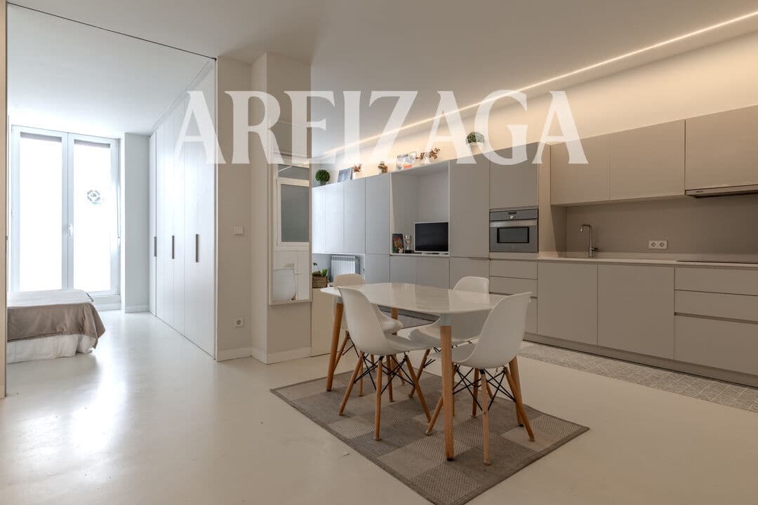 Piso de 1 habitación en Donostia-San Sebastián en venta - 575.000 € (Ref: 9953580)