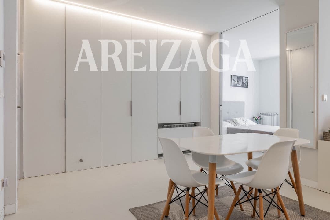 Piso de 1 habitación en Donostia-San Sebastián en venta - 575.000 € (Ref: 9953580)