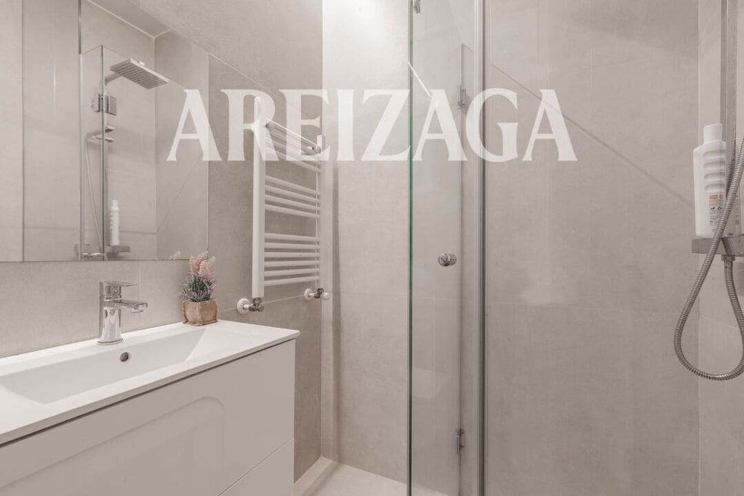 Piso de 1 habitación en Donostia-San Sebastián en venta - 575.000 € (Ref: 9953580)