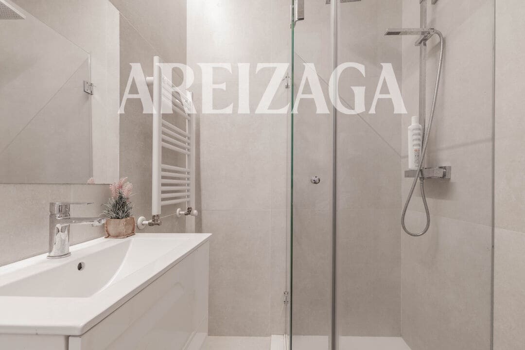 Piso de 1 habitación en Donostia-San Sebastián en venta - 575.000 € (Ref: 9953580)