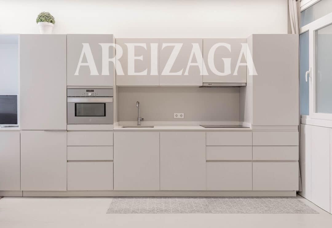Piso de 1 habitación en Donostia-San Sebastián en venta - 575.000 € (Ref: 9953580)