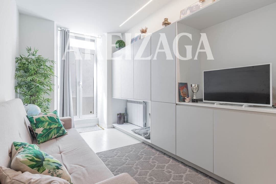 Piso de 1 habitación en Donostia-San Sebastián en venta - 575.000 € (Ref: 9953580)