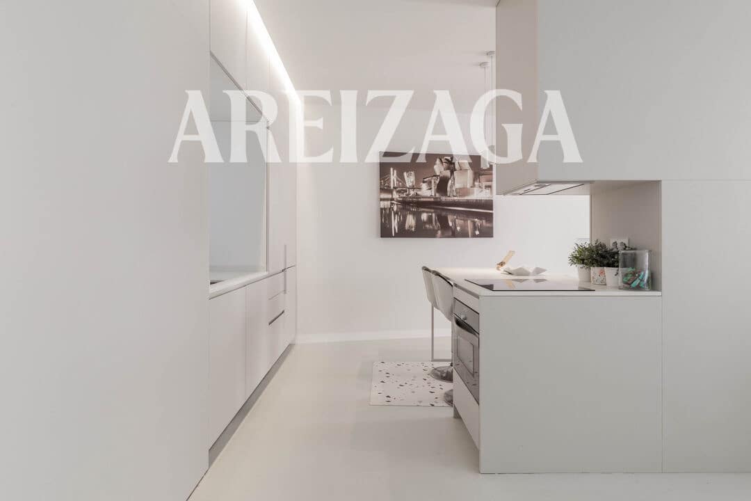 Piso de 2 habitaciones en Donostia-San Sebastián en venta - 1.200.000 € (Ref: 9953581)